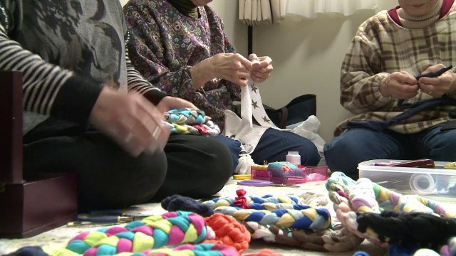 Japon : l'infinie patience des survivants dans les préfabriqués