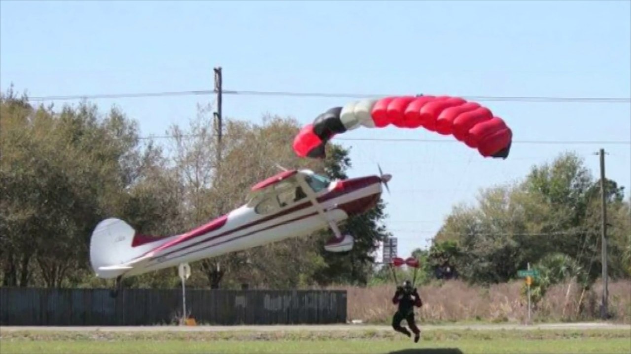 Collision avion/parachutiste en plein ciel
