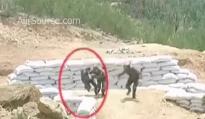 Kadın Asker Sis Bombası Atarsa