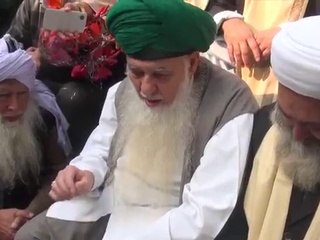 Entering Khalwat Room of Sayyidina Ahmed al-Faruqi (q)