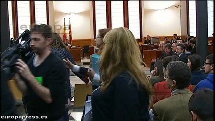 Millet declara ante la jueza en silla de ruedas