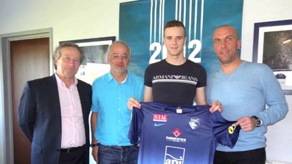 Victor Lekhal signe professionnel