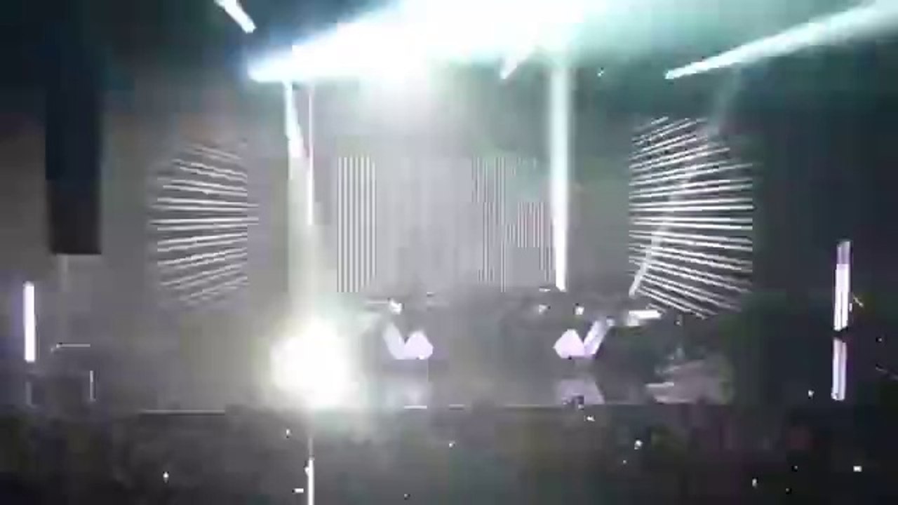 08/03/2014 Stromae @ Amiens au zénith : Ta fête