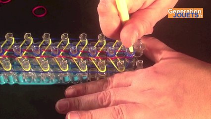 Créer un bracelet en élastique Rainbow Loom Twister