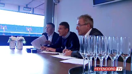 22-11-2013 Contractondertekening Sven van Beek