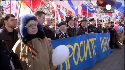 Accusations of "terrorism" on both sides of Crimea crisis