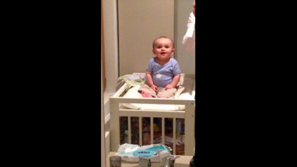 Simon à la salle de bain