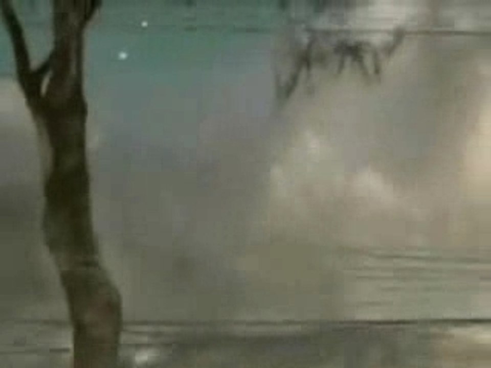 Tsunami2004-2nd-tsunami-wave-hits-Patong