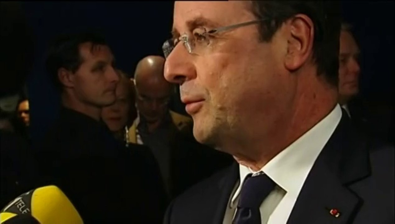 François Hollande assiste à l'avant-première du dernier Alain Resnais, "Aimer, boire et chanter"