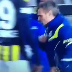 Ersun Yanal'ın soyunma odasına gidişi