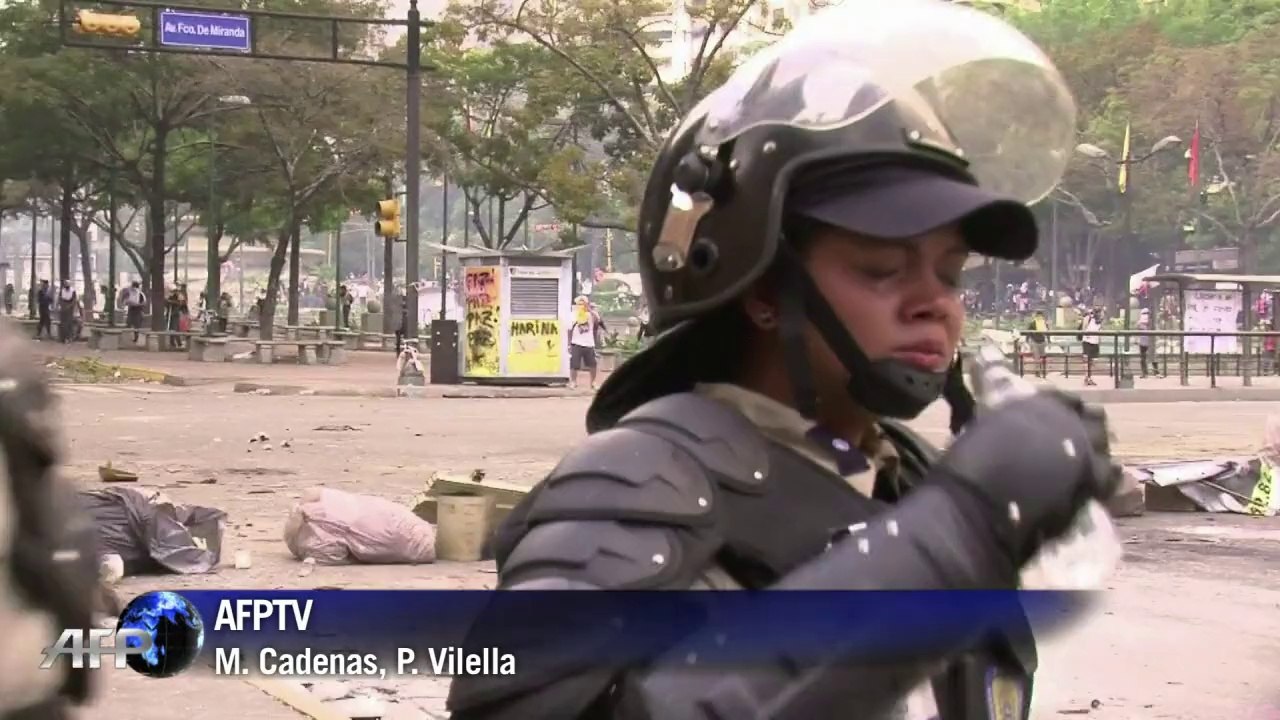 Caracas: siguen enfrentamientos en plaza Altamira