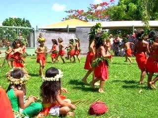 Spectacle de noël à l'école Atinu'u