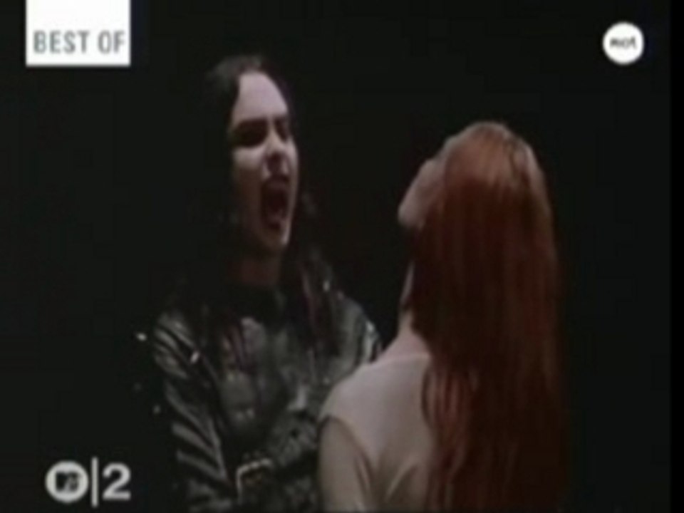 Cradle of filth - born in a burial gown