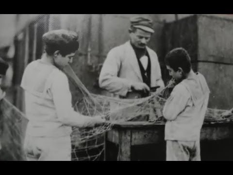 Napoli - Mostra fotografica Da scugnizzi a marinaretti (07.03.14)