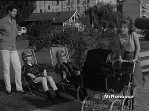 -Gillian Hills - Zou bisou bisou (1962)-(merci à mr nonosse )