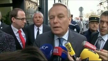 Ecoutes de Sarkozy : "Aucune instruction donnée par l'exécutif", affirme Ayrault
