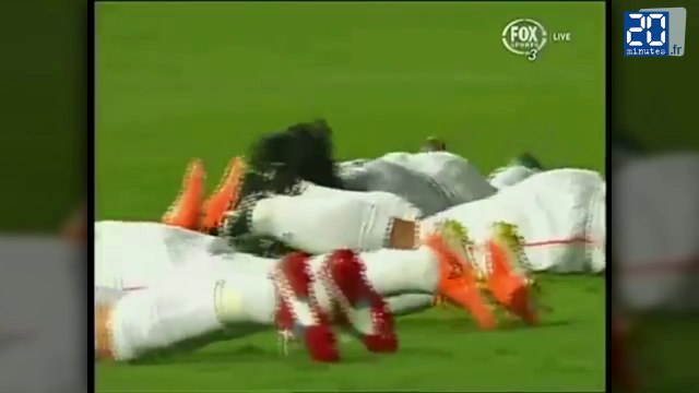 Une équipe japonaise rend hommage aux victimes du tsunami