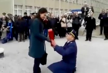 Türk Askerinden Muhteşem Evlenme Teklifi