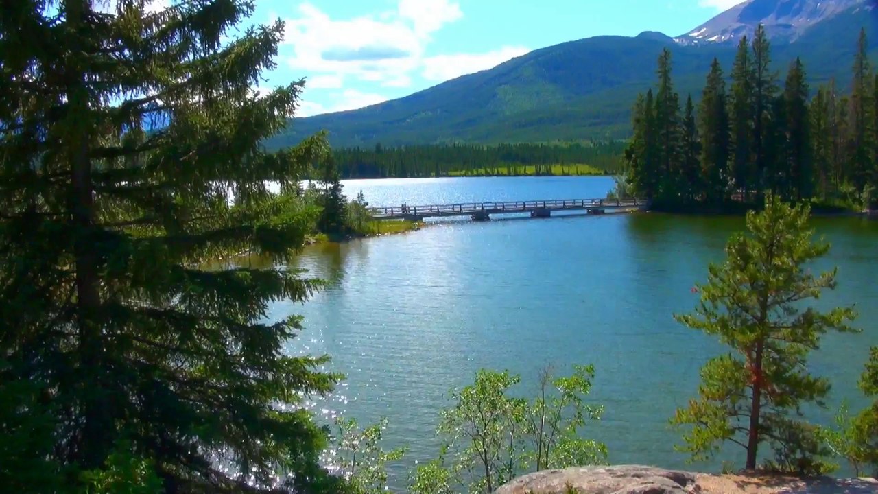 Pyramide Lake Island in Jasper NP.