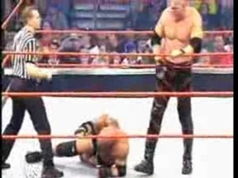 WWE - Raw is War - Goldberg vs Kane