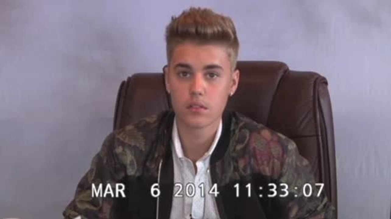 Regardez Justin Bieber confus, énervé et insolent pendant sa déposition