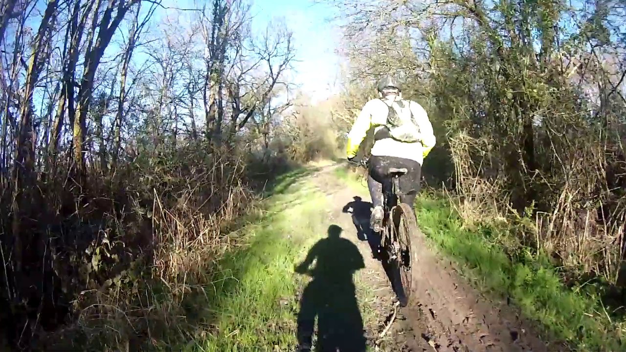 vtt 9-03 boue et conseils pour changer un pneu