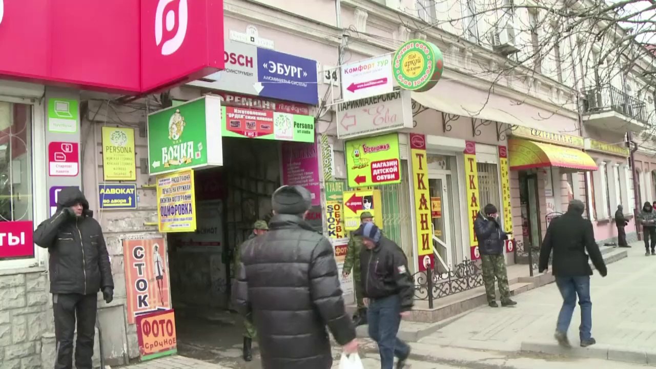 Crimée: qui sont les miliciens d'auto-défense ?