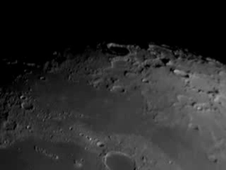 Turbulence-061101-lune-AuFoyer