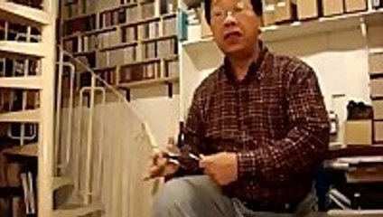 Tran Quang Hai plays the spoons