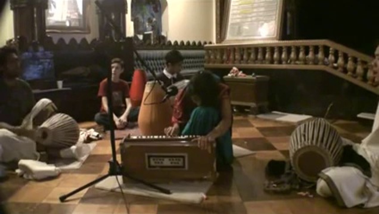 Bhajan - Gopi Gita dasi - Sri Krishna Chaitanya Prabhu