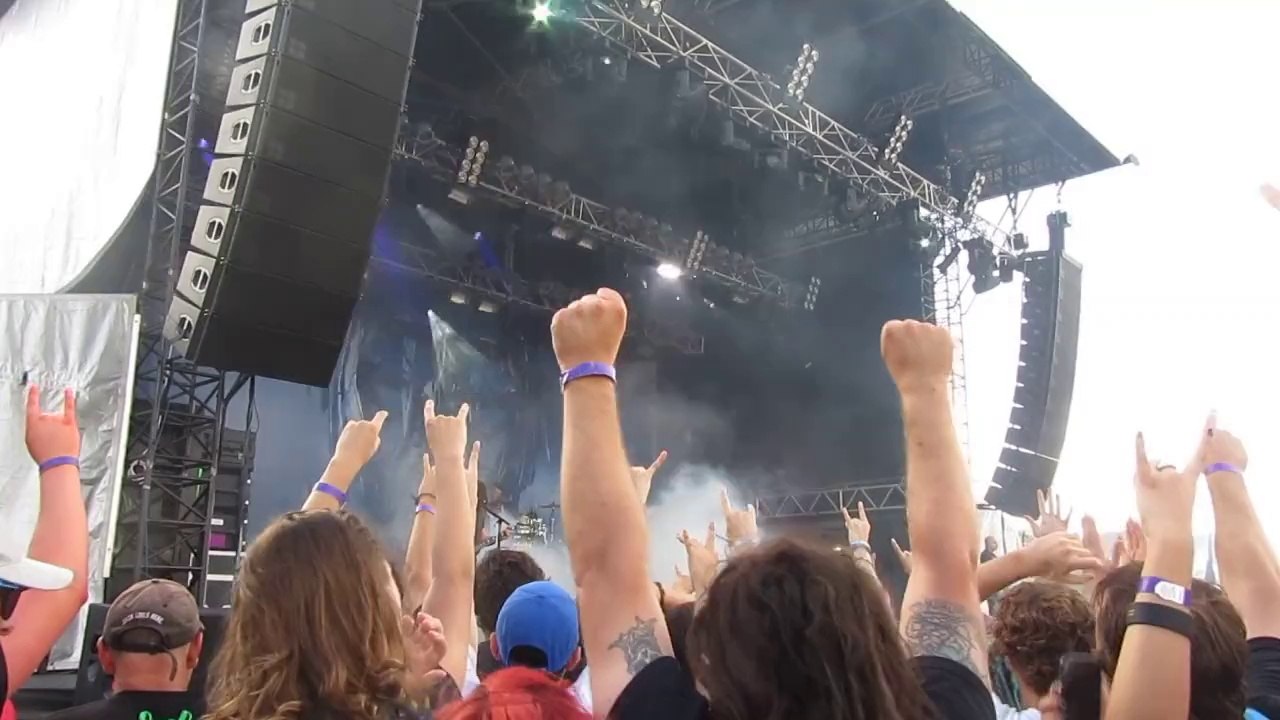 Trivium - Pull Harder On The Strings Of Your Martyr - Live - Soundwave 2014