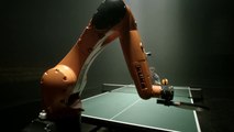 Най-епичен дуел: Timo Boll срещу KUKA Robot на маса