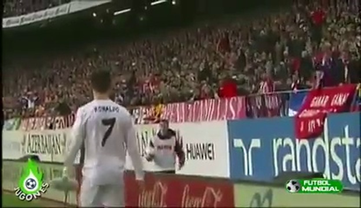 Ronaldo contre Ramasseur de balle... Ils ne s'aiment pas trop!