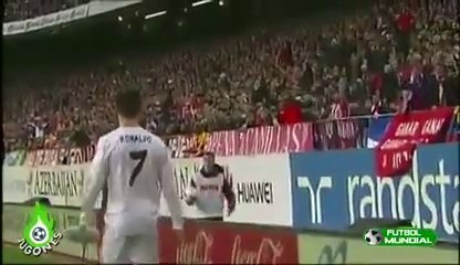 Ronaldo contre Ramasseur de balle... Ils ne s'aiment pas trop!