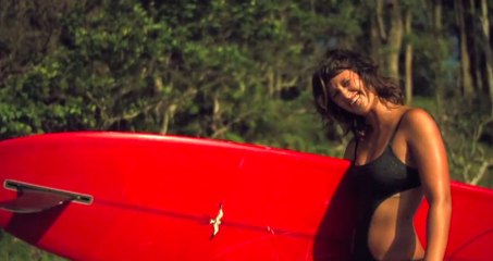 Beautiful Kassia Meador surfing