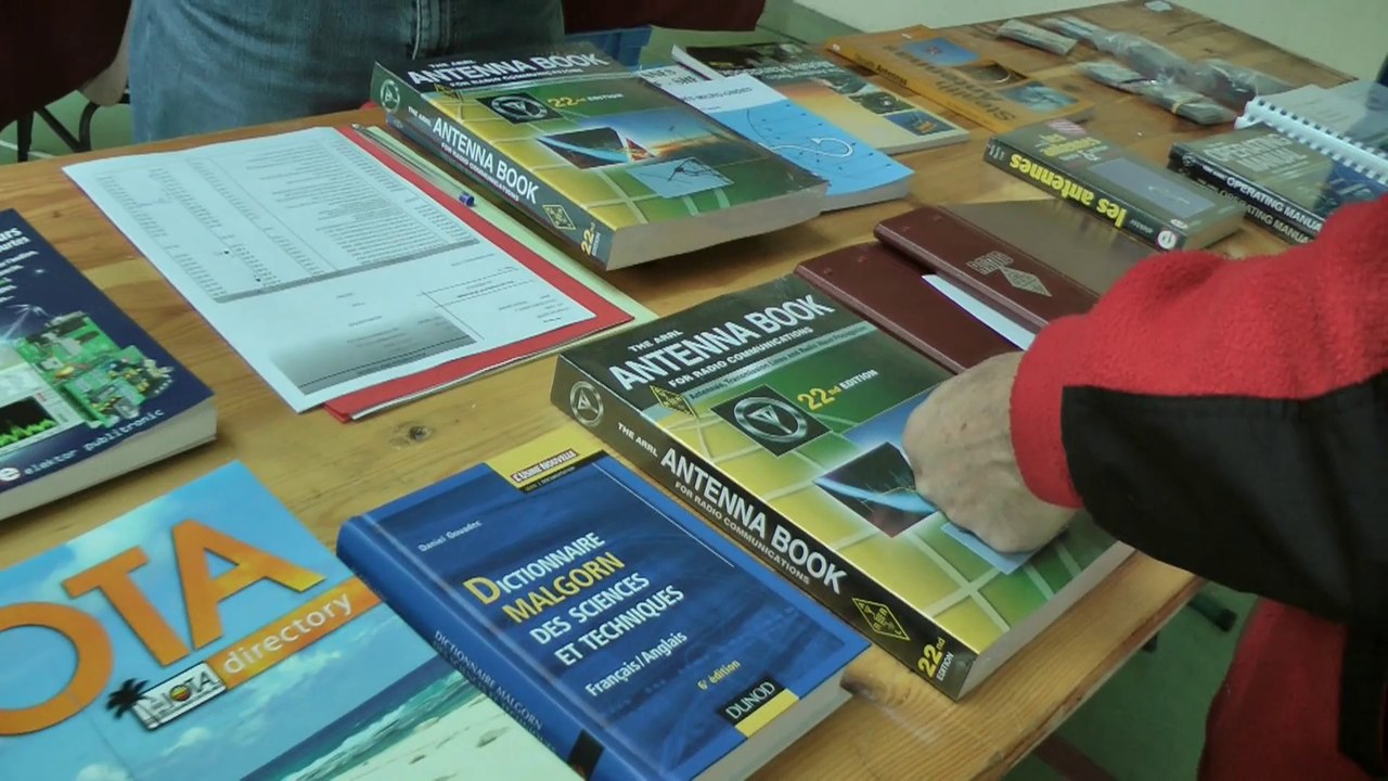 Brocante 2014 radio amateur à Cestas en Gironde.