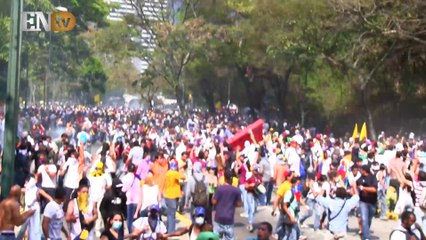 Así reprimieron a los manifestantes en la UCV