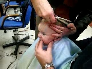 061216 - Marianne chez le coiffeur 006