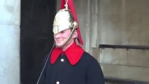 A Tourist In London Achieves The Impossible And Gets A Palace Guard To Smile