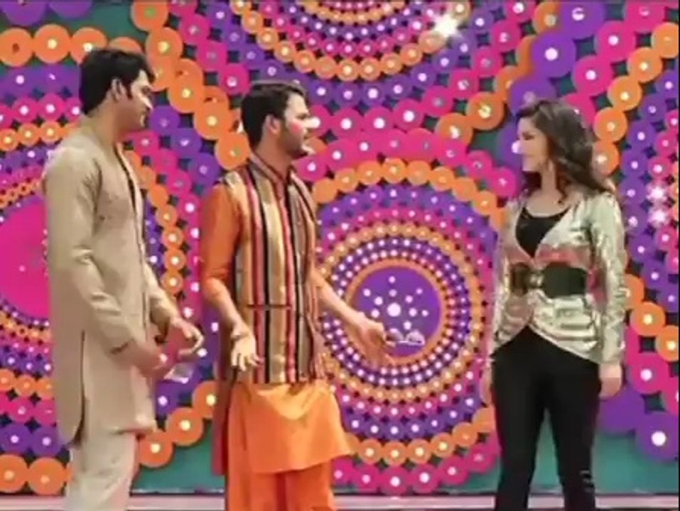 Sunny Leone celebrates Holi with TV actors - IA...