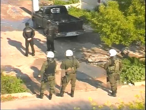 ΜΑΤ στον καταυλισμό των ΡΟΜΑ στη Θήβα