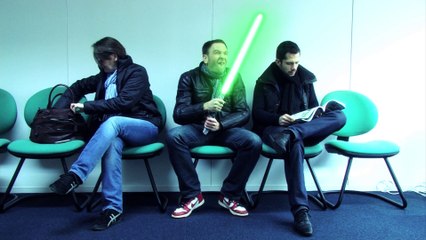 Moto Journal ça peut aussi servir de sabre laser