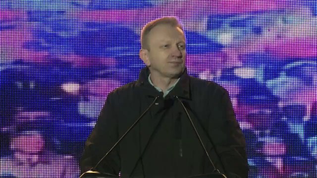 EU hopes, economic woes key as Serbs go to polls