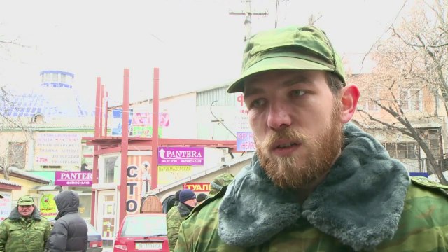 Volunteers join Crimea's rag-tag self-defence units
