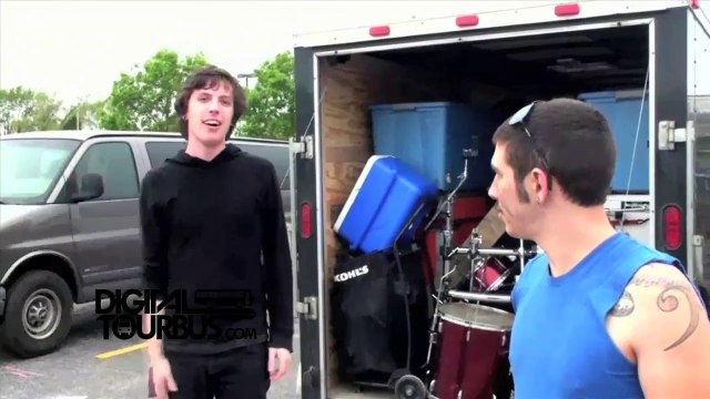 A Hero A Fake - BUS INVADERS Ep. 113
