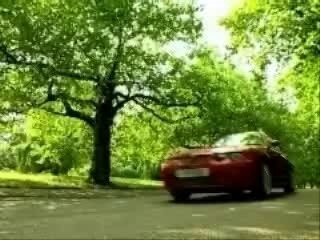 une blonde et panne de voiture