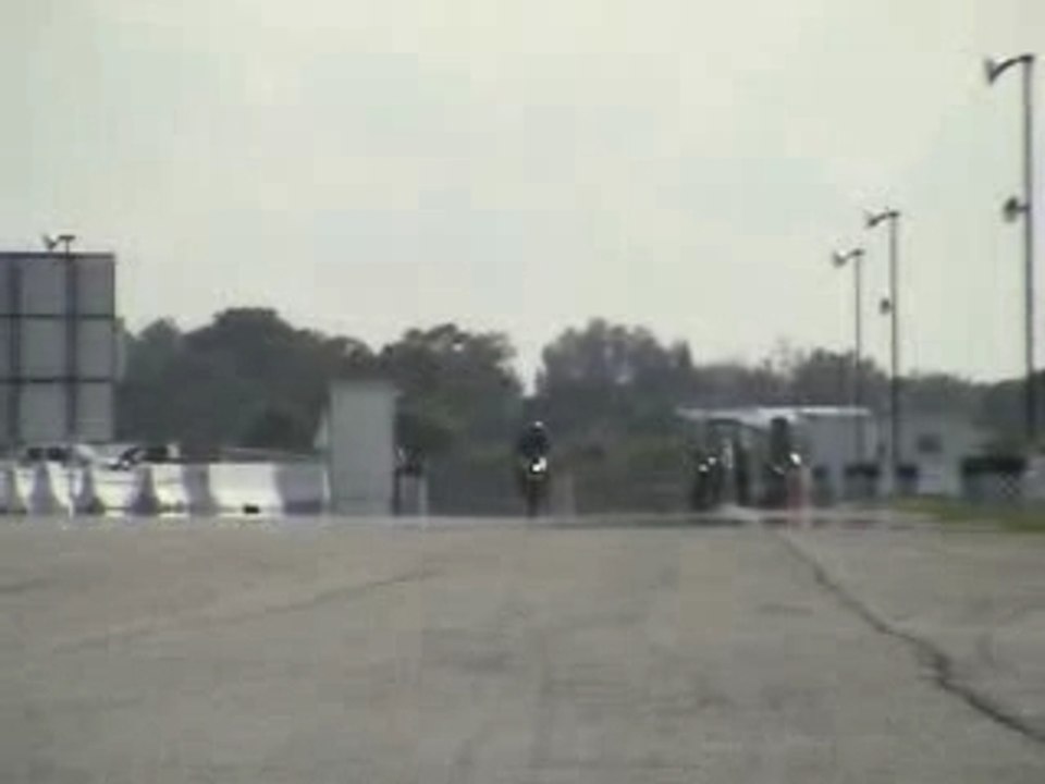 Stoppie CBR terrible..