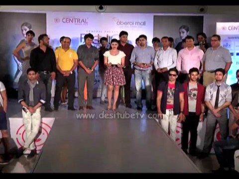 Prachi Desai walks the ramp for unveiling Central's spring and summer collection!