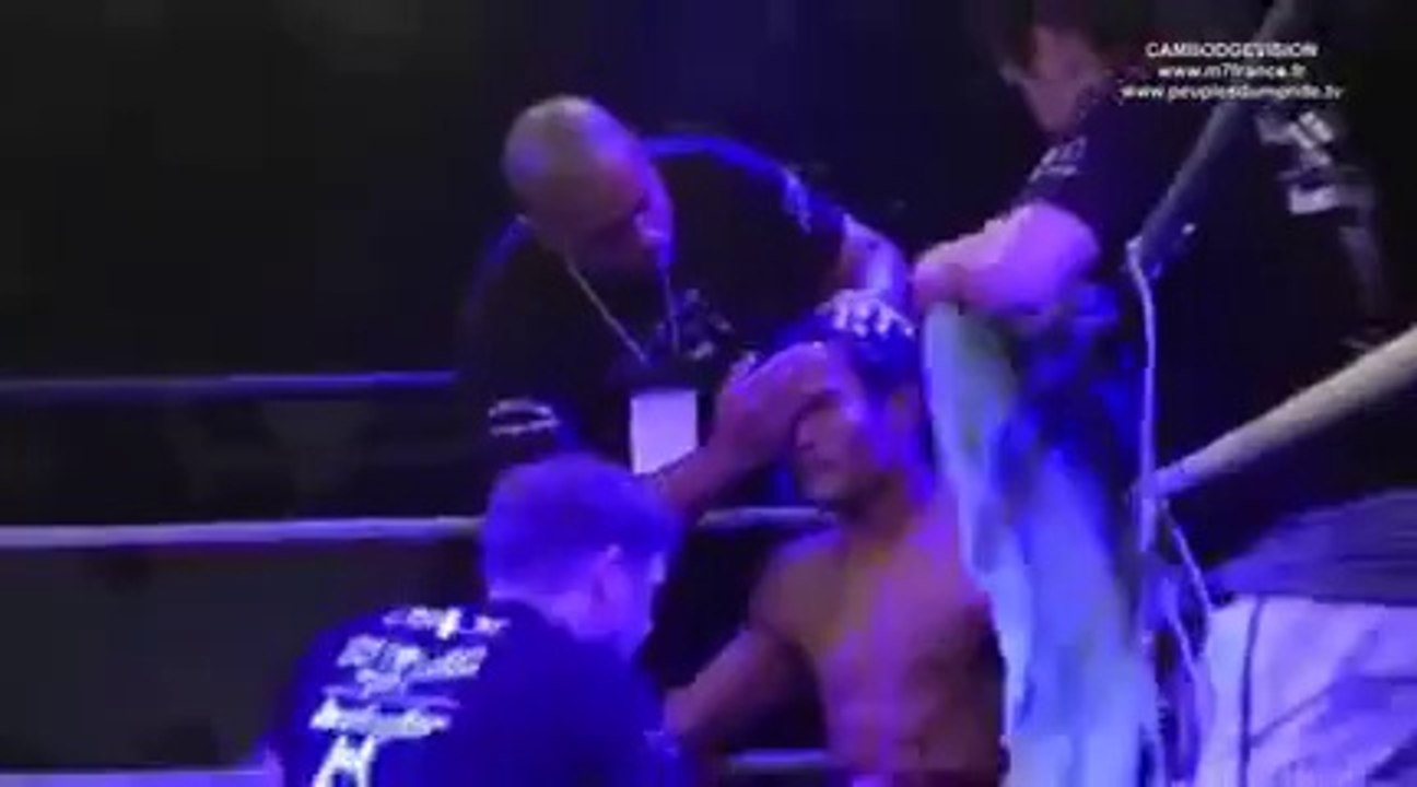 Sen Bunthen vs Adil Khodja, réalisé par Malay Phcar[240P]