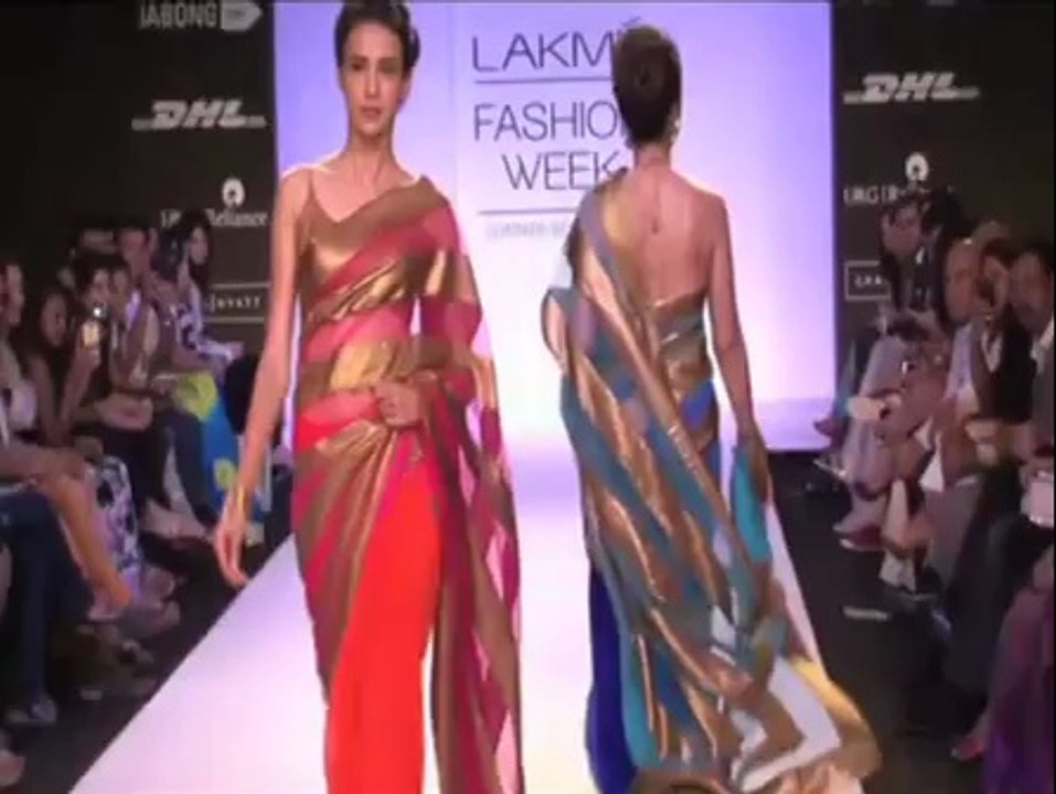 Mom turns showstopper for Mandira Bedi's debut show at LFW - IANS India Videos